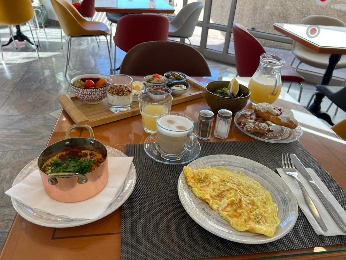 Abratel Sea View Hotel Tel Aviv Ngoại thất bức ảnh