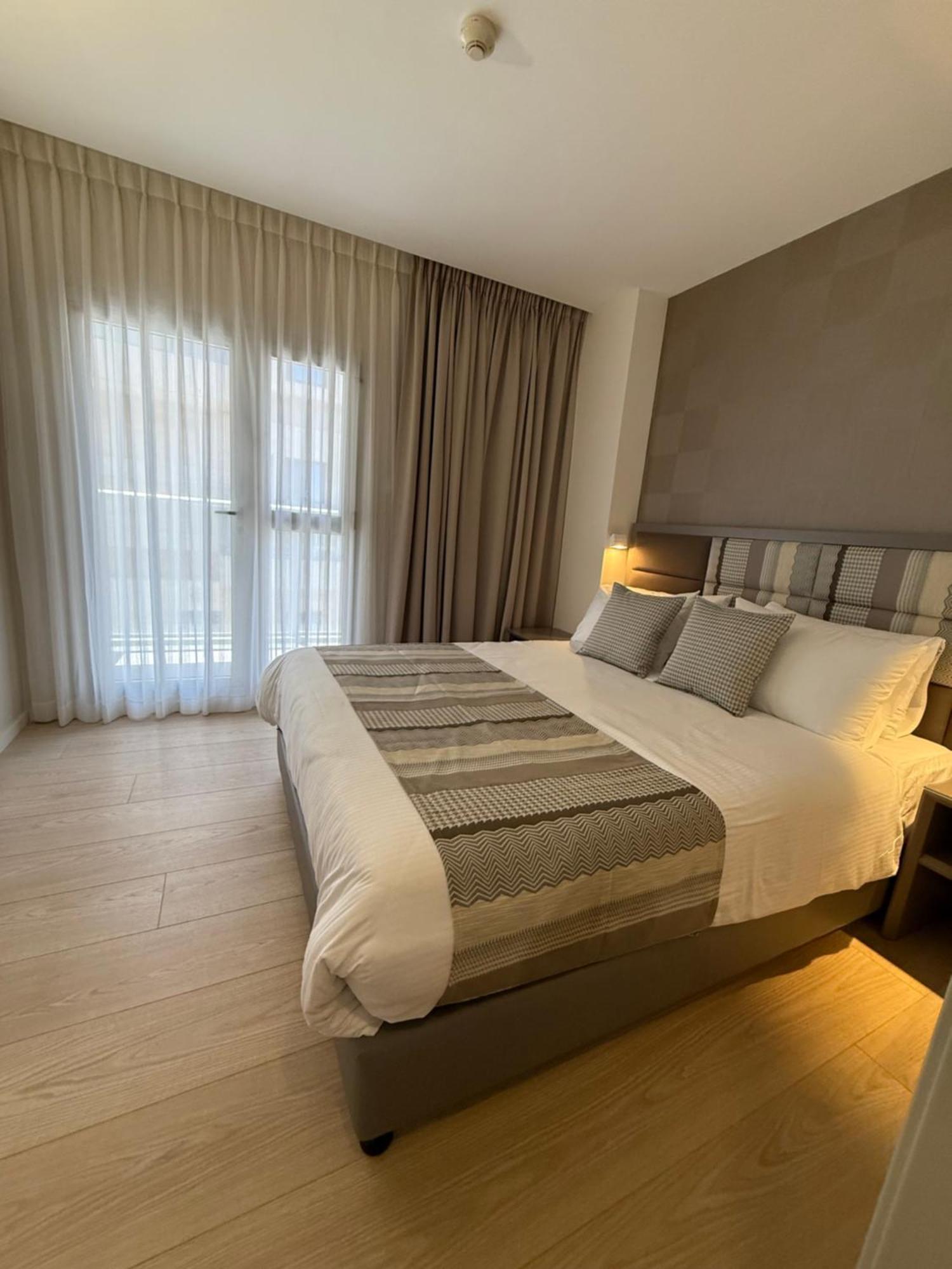 Abratel Sea View Hotel Tel Aviv Ngoại thất bức ảnh