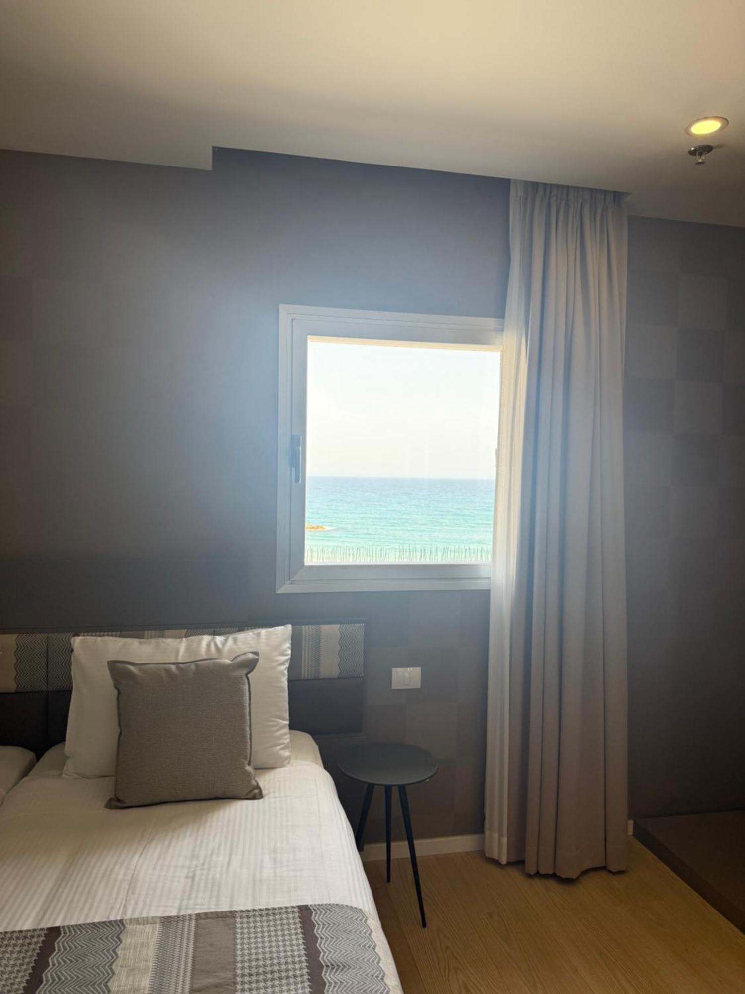 Abratel Sea View Hotel Tel Aviv Ngoại thất bức ảnh