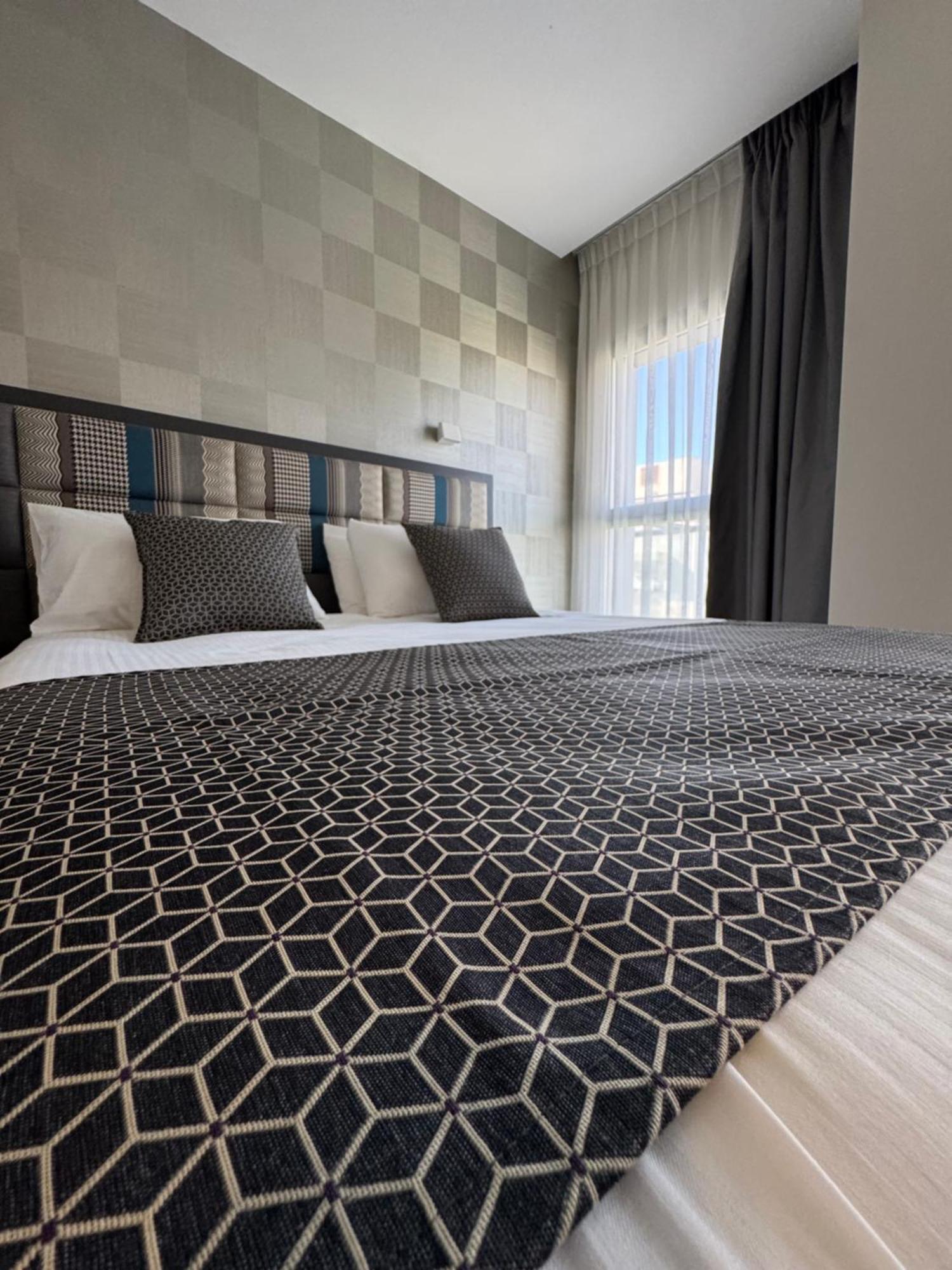 Abratel Sea View Hotel Tel Aviv Ngoại thất bức ảnh