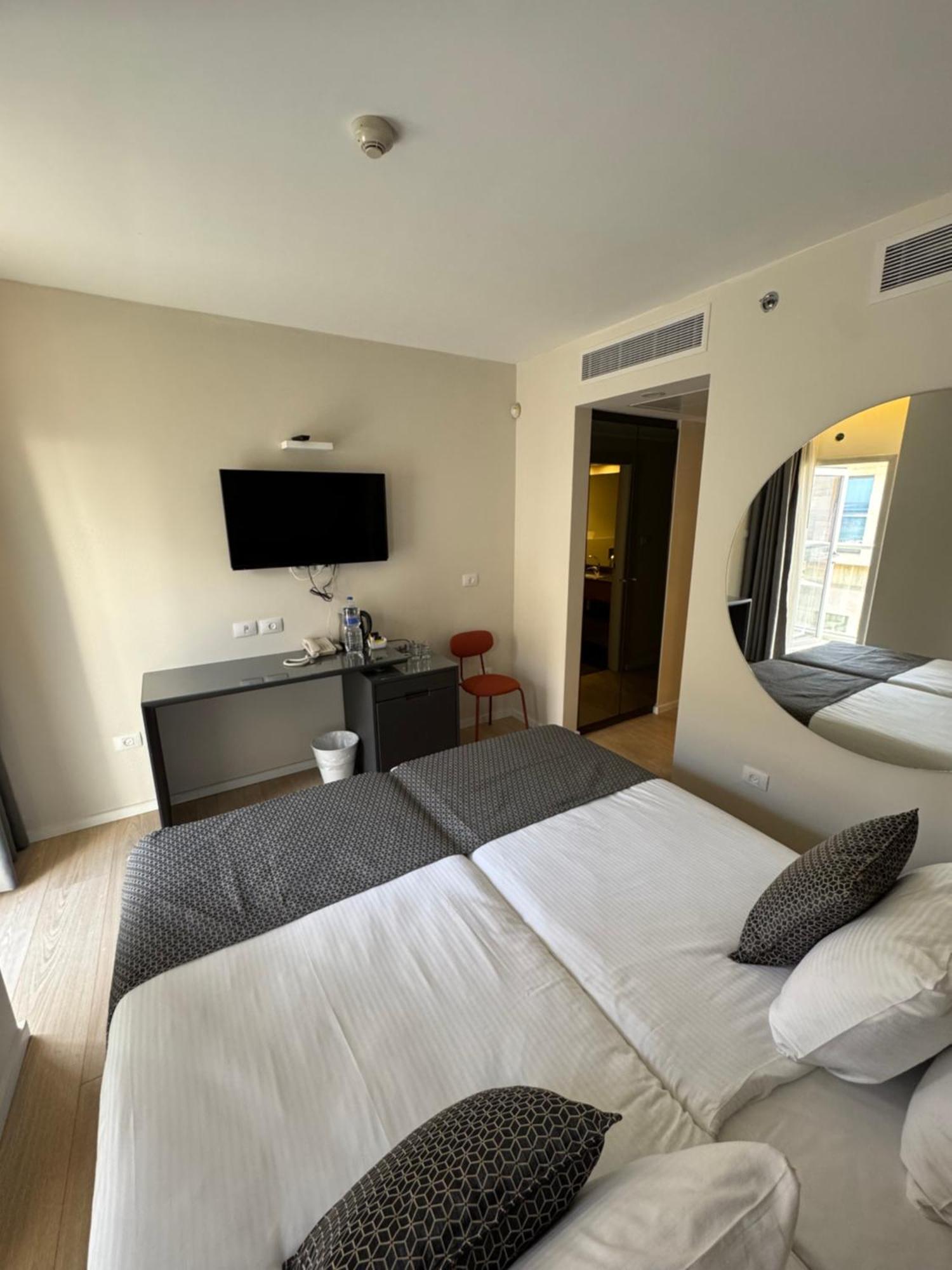 Abratel Sea View Hotel Tel Aviv Ngoại thất bức ảnh