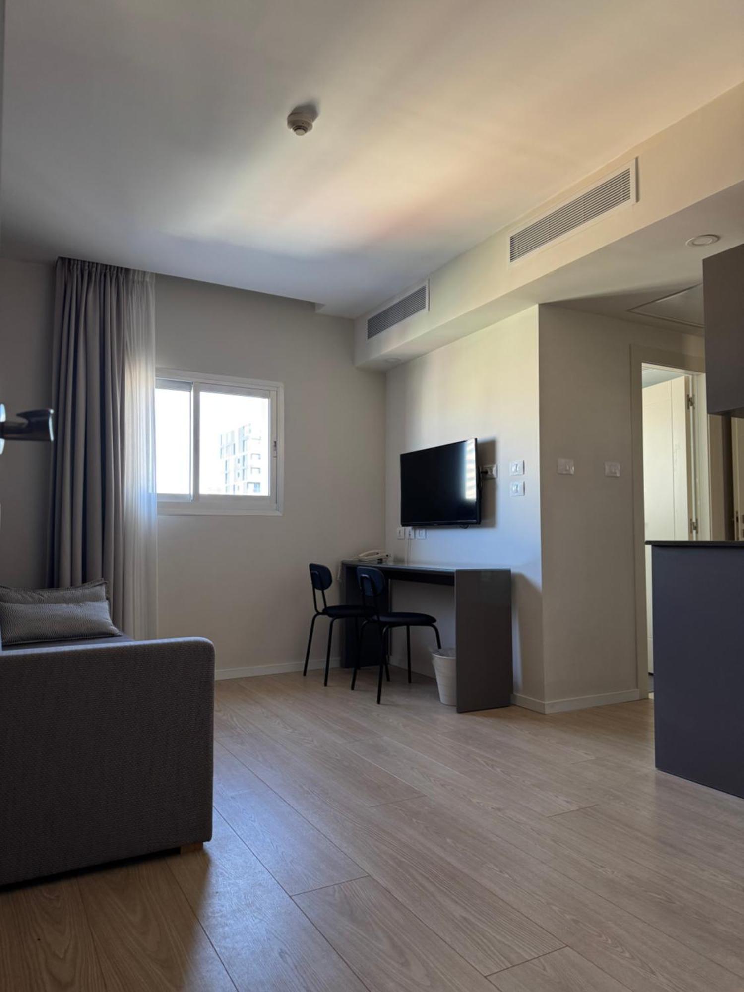 Abratel Sea View Hotel Tel Aviv Ngoại thất bức ảnh