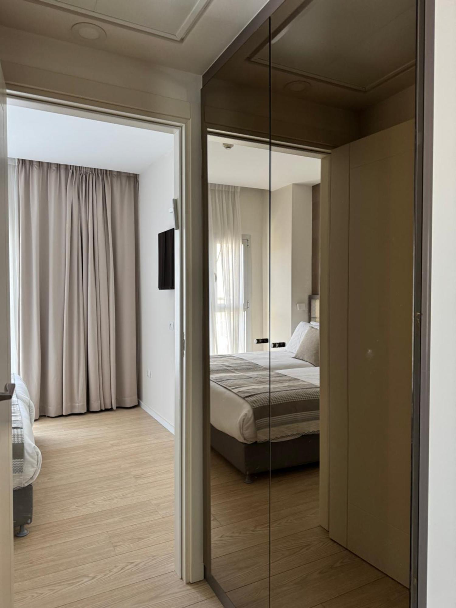 Abratel Sea View Hotel Tel Aviv Ngoại thất bức ảnh