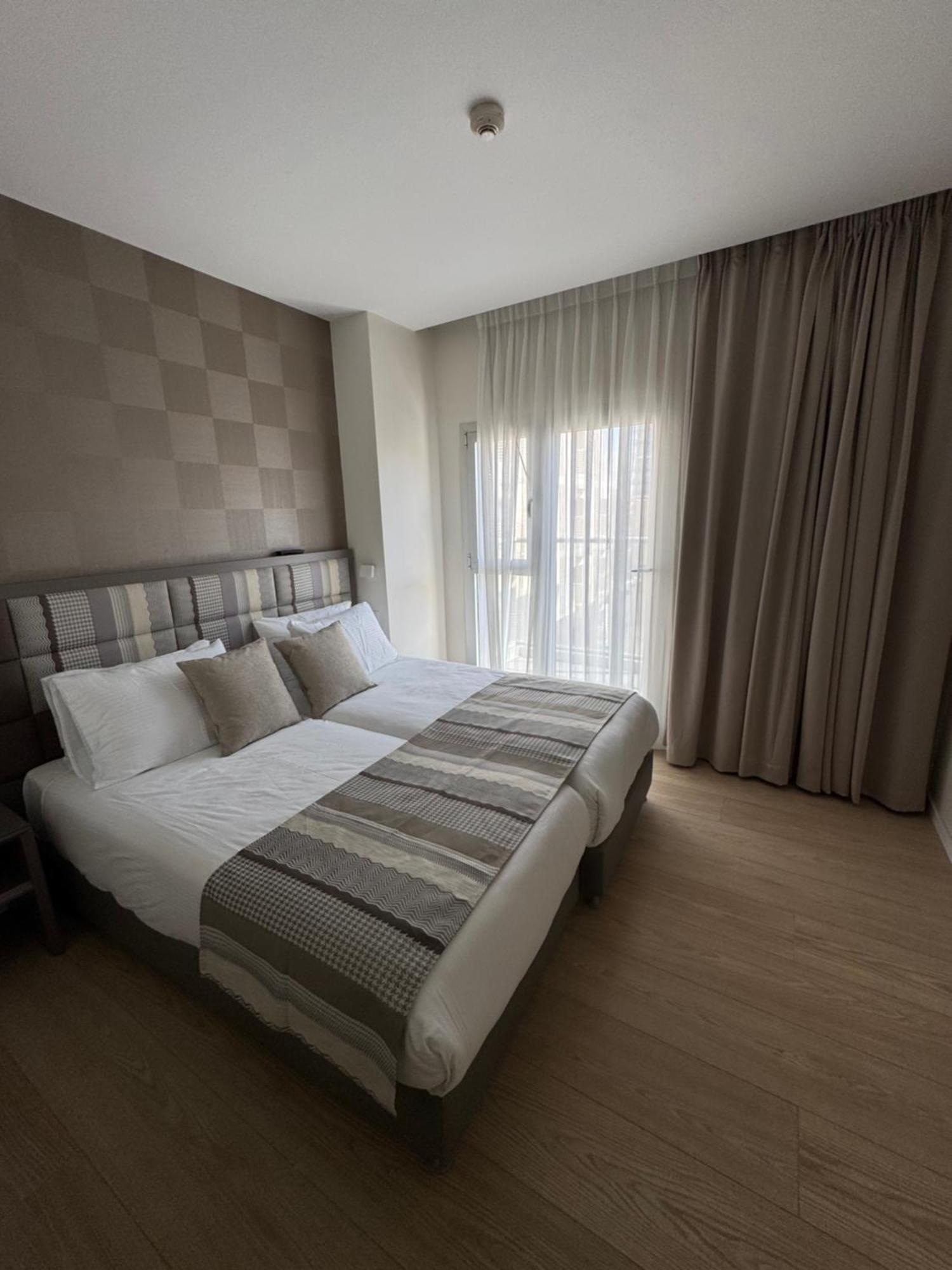 Abratel Sea View Hotel Tel Aviv Ngoại thất bức ảnh