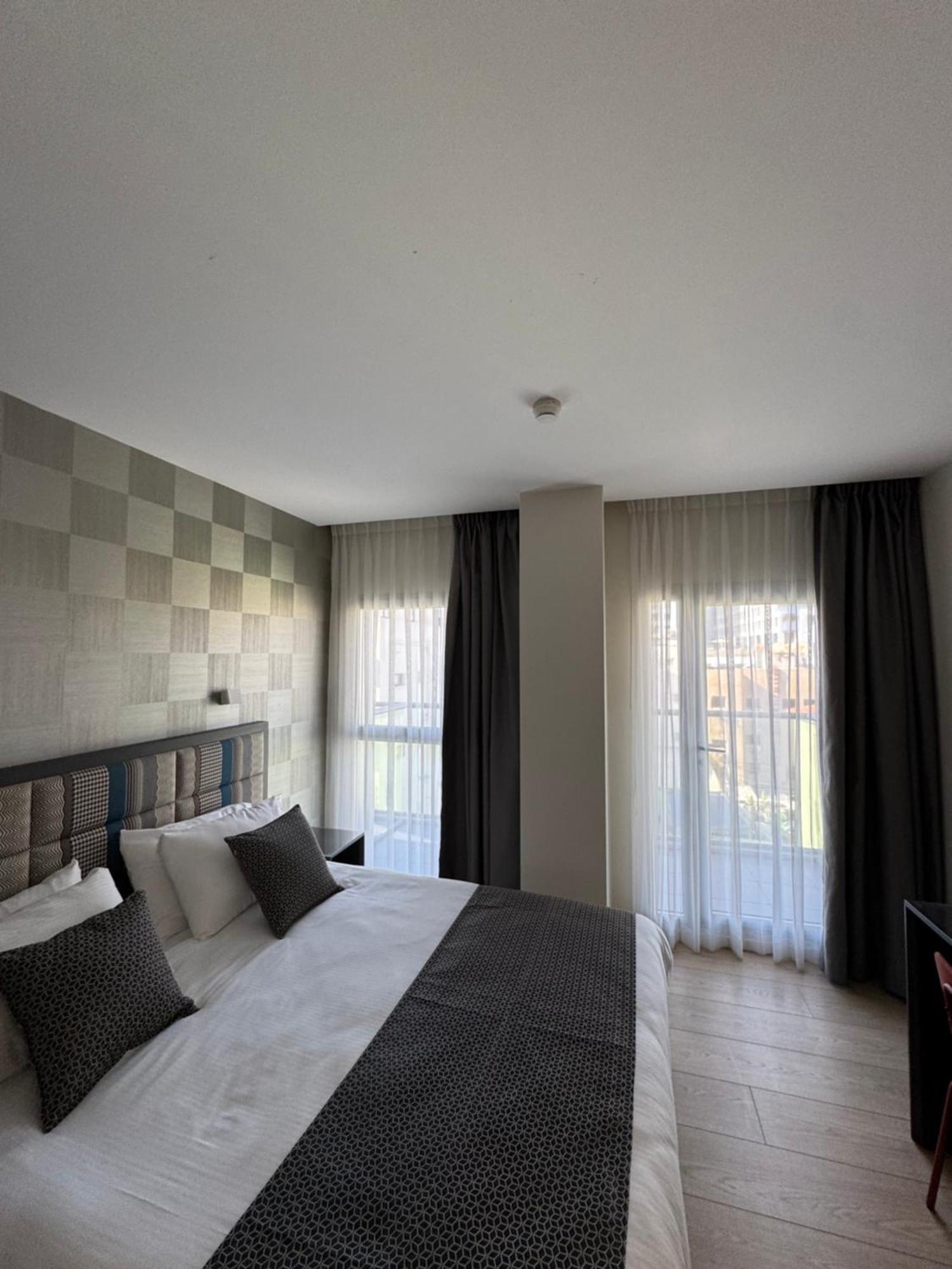 Abratel Sea View Hotel Tel Aviv Ngoại thất bức ảnh