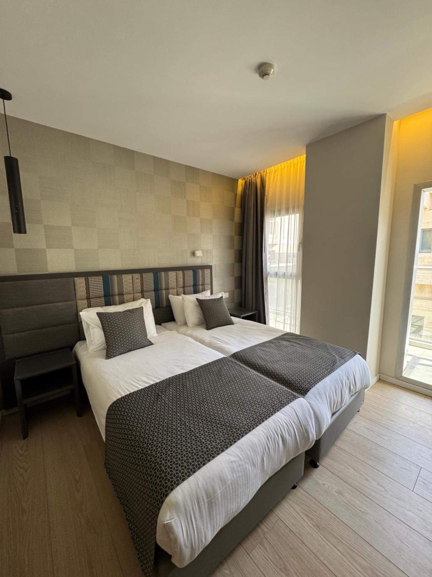 Abratel Sea View Hotel Tel Aviv Ngoại thất bức ảnh