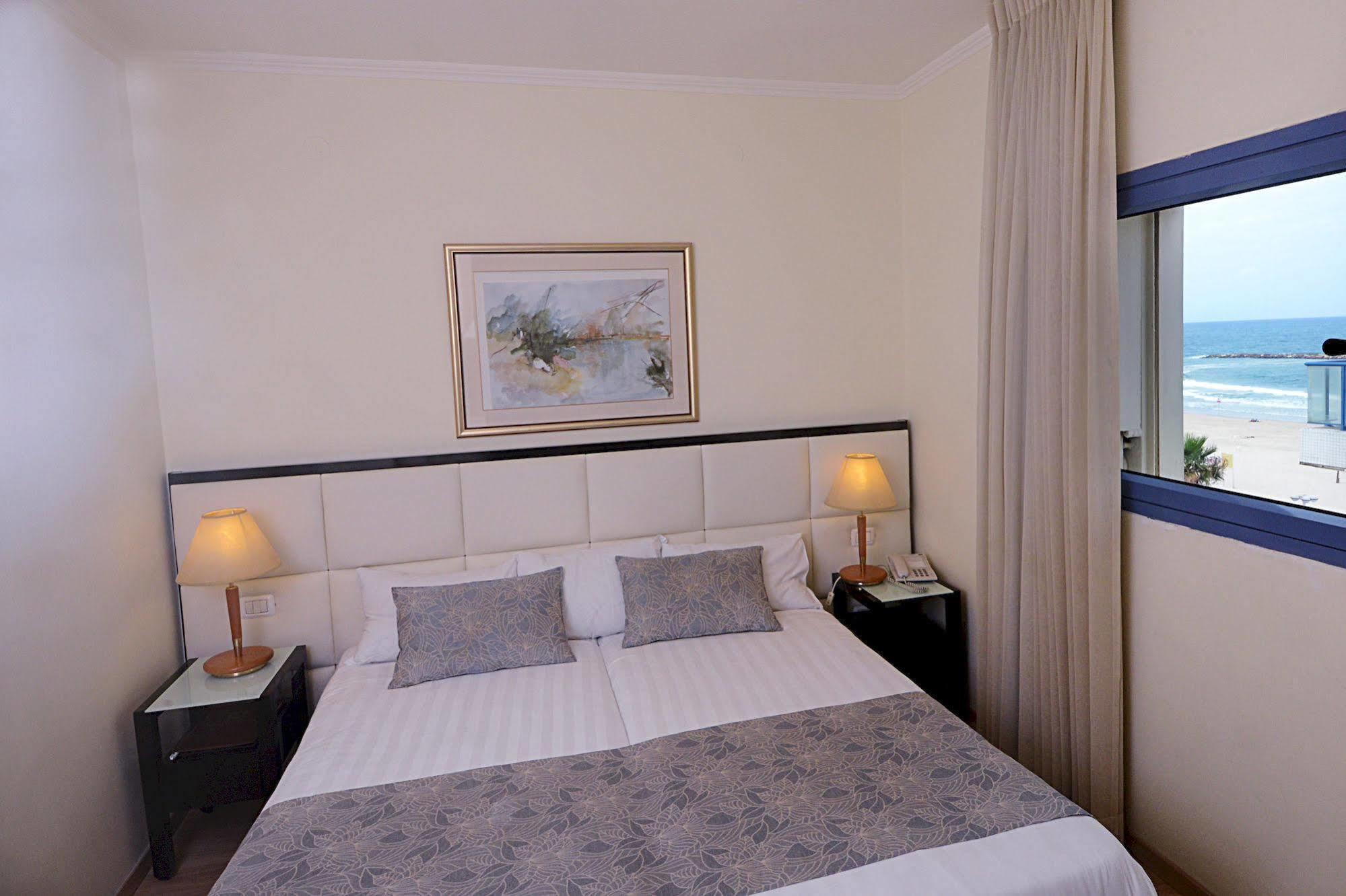 Abratel Sea View Hotel Tel Aviv Ngoại thất bức ảnh